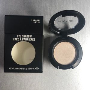 MAC Cosmetics Eyeshadow in ‘Shroom’